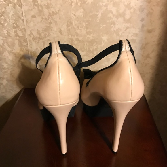 Shoes - Picture 4 of 5